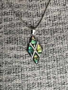 Faux Abalone Shell and Rhinestone Pendent Chain Necklace